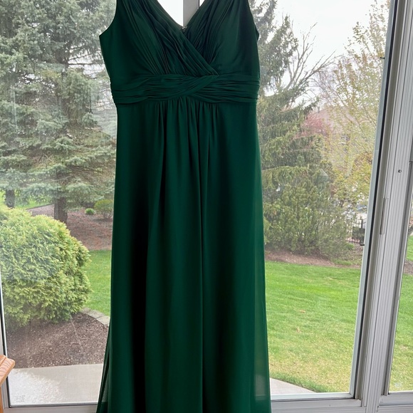 Prom/ bridesmaid dress like new worn once - Picture 2 of 3